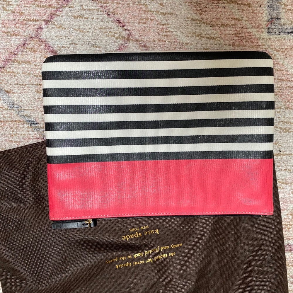 Kate Spade pouch - Picture 2 of 4
